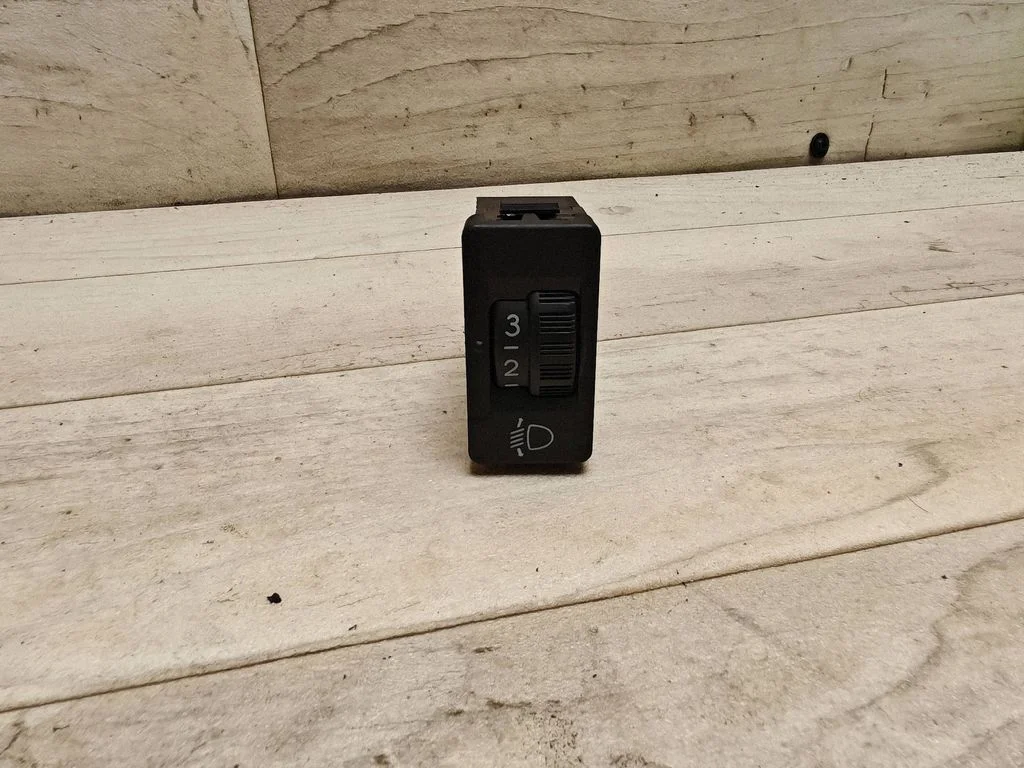Headlight level height control switch – Citroen C4 I (2004-2010)