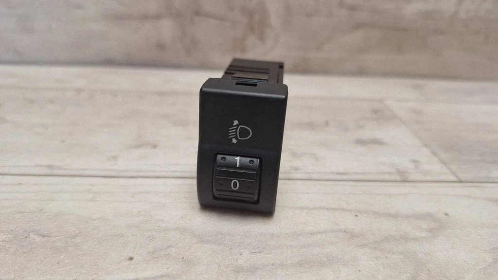 Headlight level height control switch 04057810