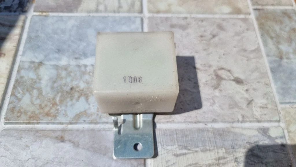 Electric power window relay – Honda Accord (1999-2002)