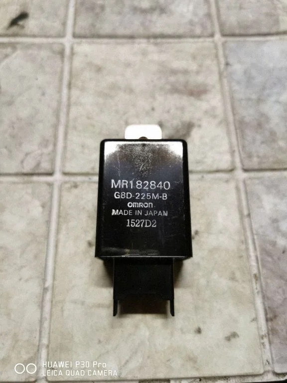 Klaasipuhastite intervallrelee – Mitsubishi Galant (1997-2003)