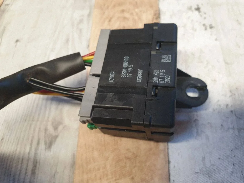 Seat heating relay – Toyota Avensis T250 (2006-2009)