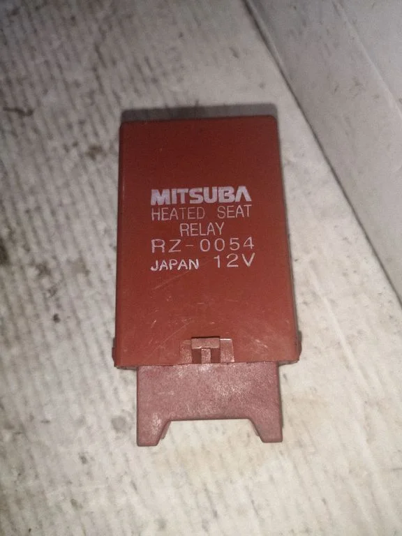 Seat heating relay – Honda Civic (2001-2005)