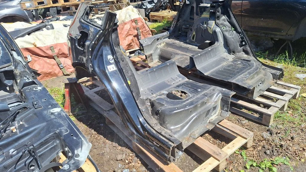 Rear quarter panel – rear right