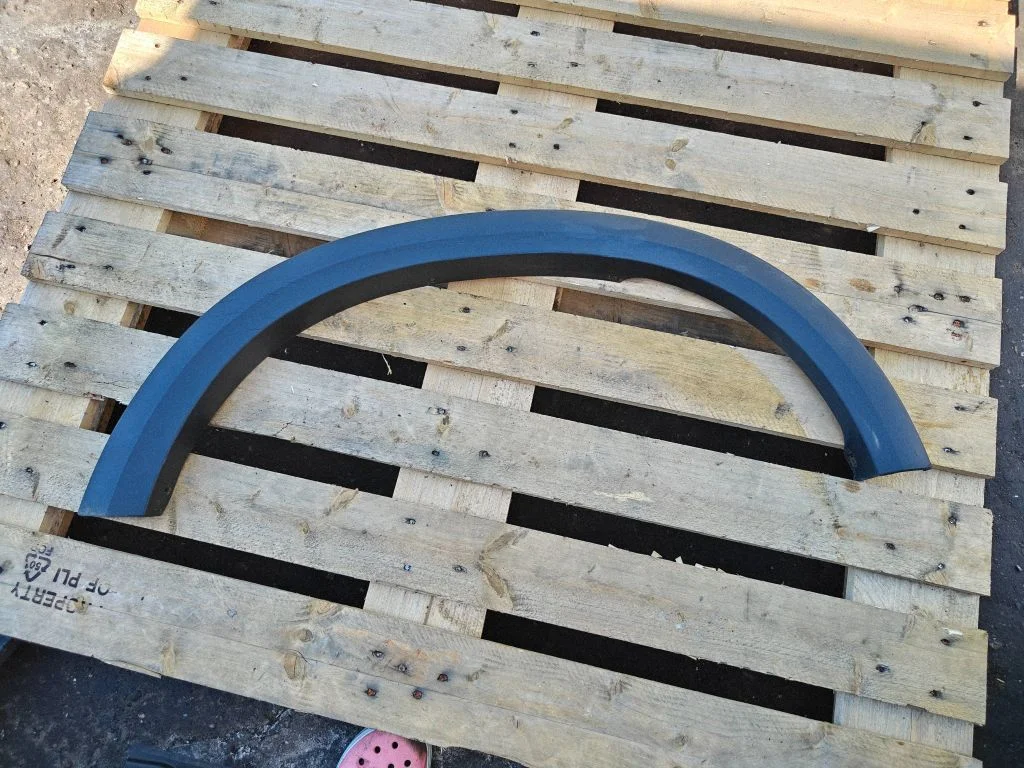 Rear arch trim – Volvo XC90 (2003-2006)