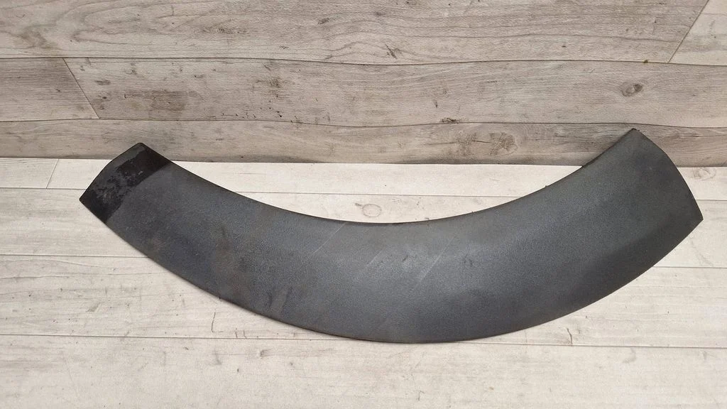 Rear arch trim DFK100500