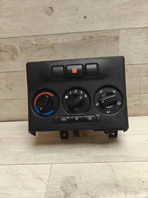 Climate control unit 024420732