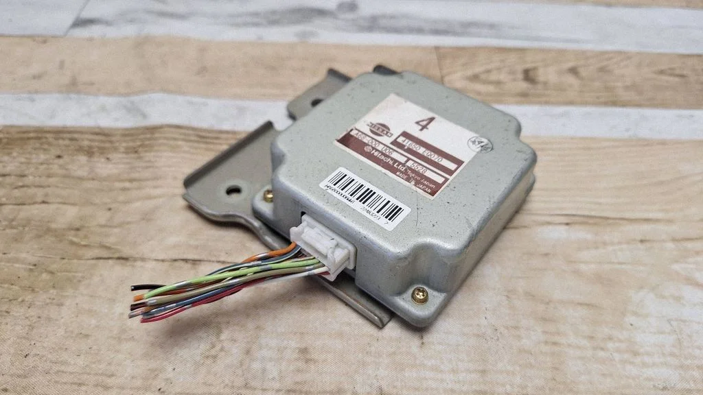 Torque split ecu control unit/module – Nissan X-Trail T30 (2001-2007)