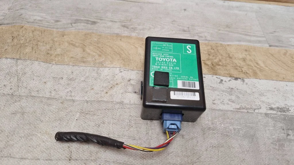 Door central lock control unit/module 8974002010