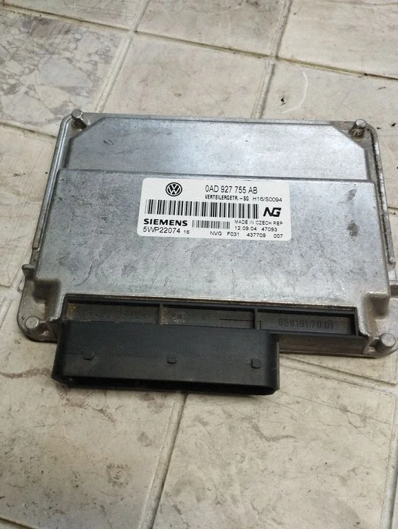 Transfer box differential control unit – Volkswagen Touareg I (2002-2010)