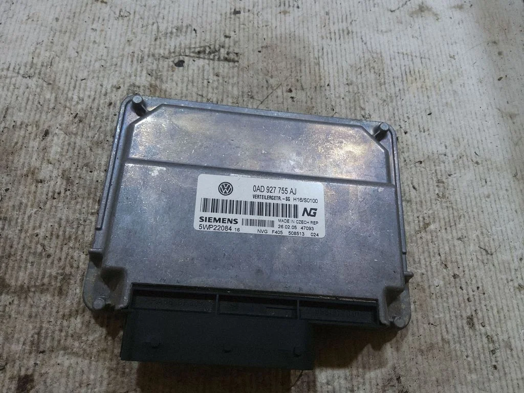 Transfer box differential control unit – Volkswagen Touareg I (2002-2010)