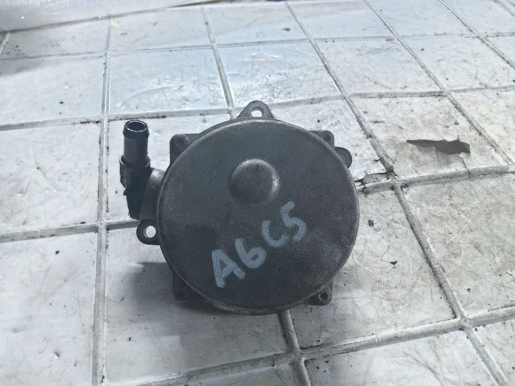 Vacuum pump 057145100C