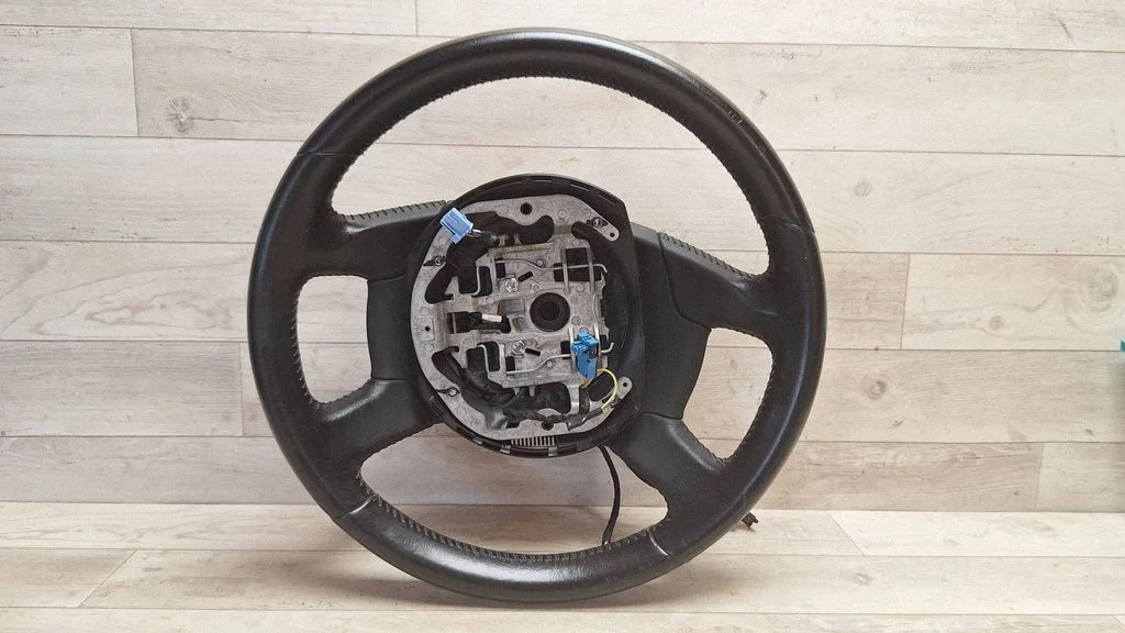Steering wheel 609435700