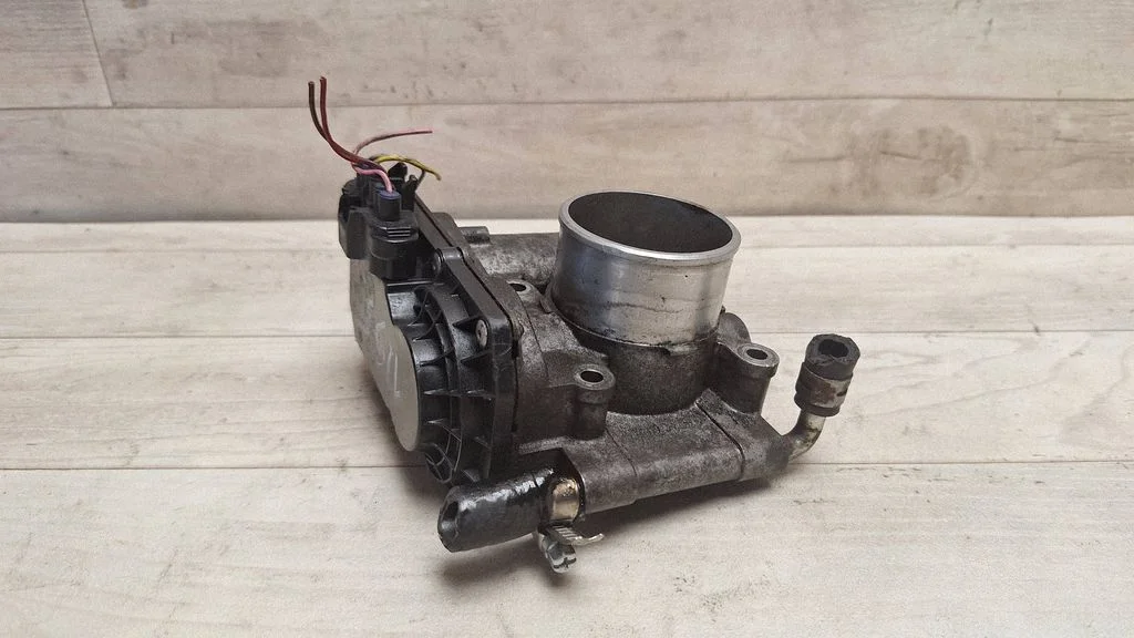 Throttle valve RF7J136B0C