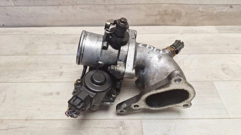 Drosselklapp – Toyota Avensis T250 (2003-2006)