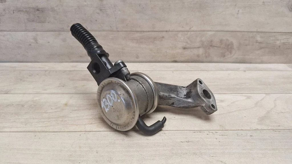 EGR valve 06E131102B
