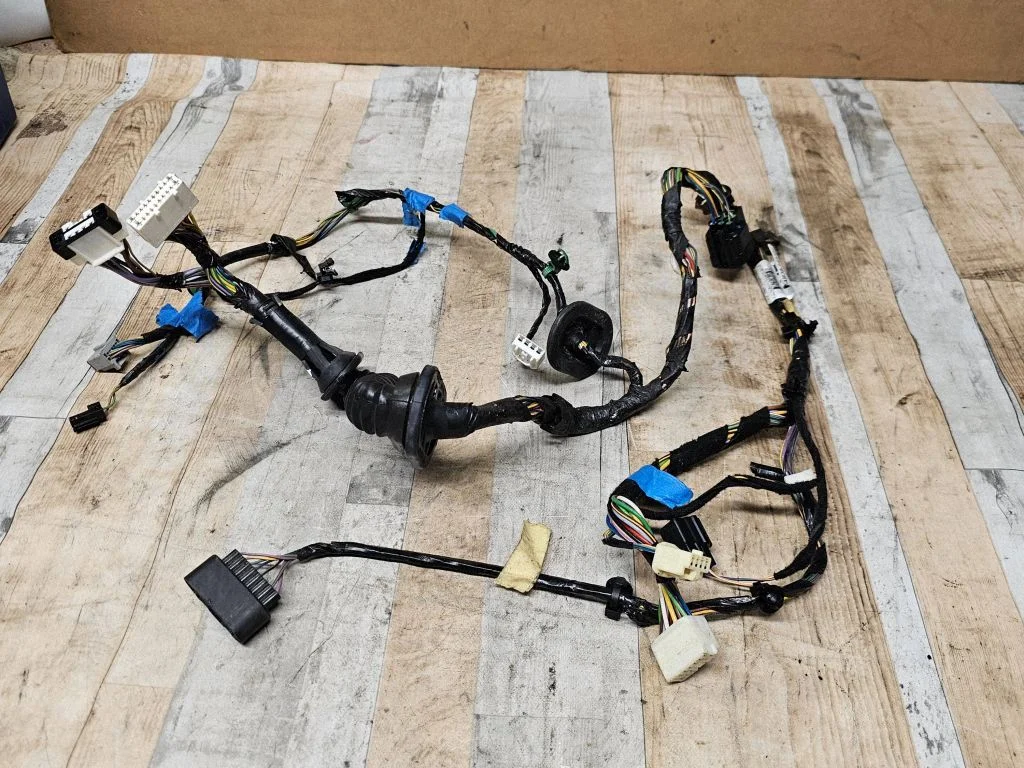 Front door wiring loom AB3914A584