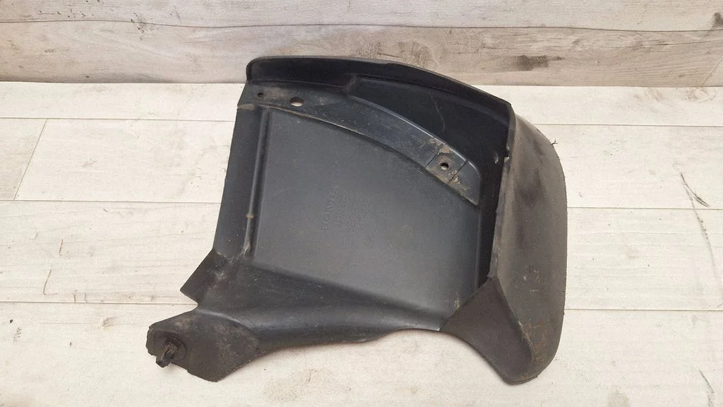 Rear mudguard – rear right