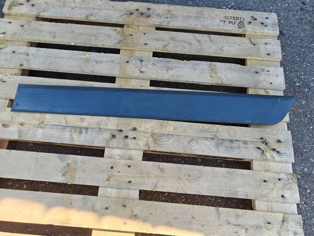 Listwa drzwi tylnych TK2129077ABW