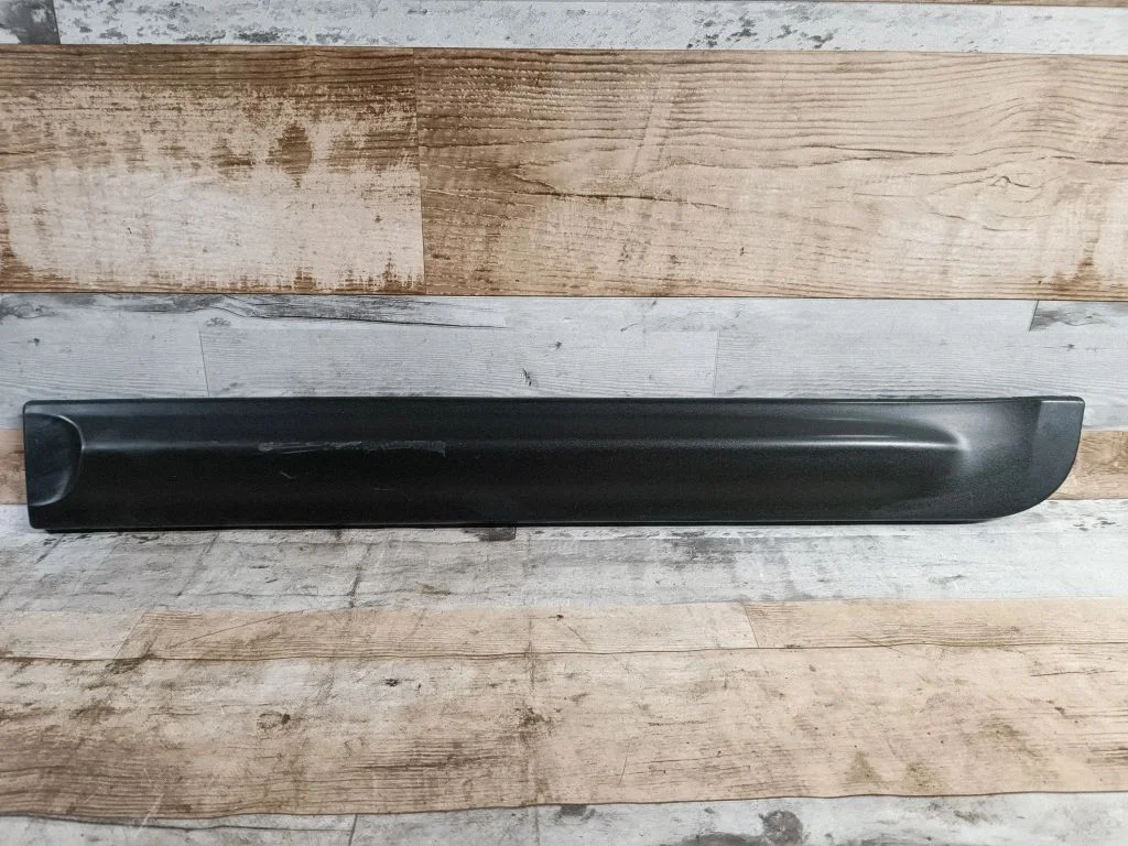 Tagaukse liist (mold) 877702B000