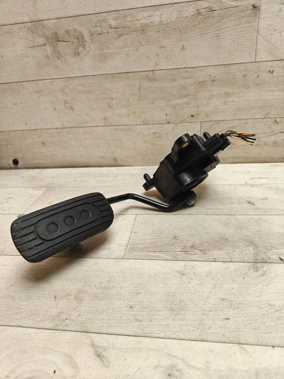 Accelerator throttle pedal 18002AX700