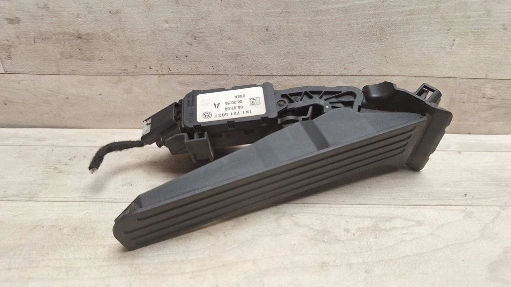 Accelerator throttle pedal 1K1721503P