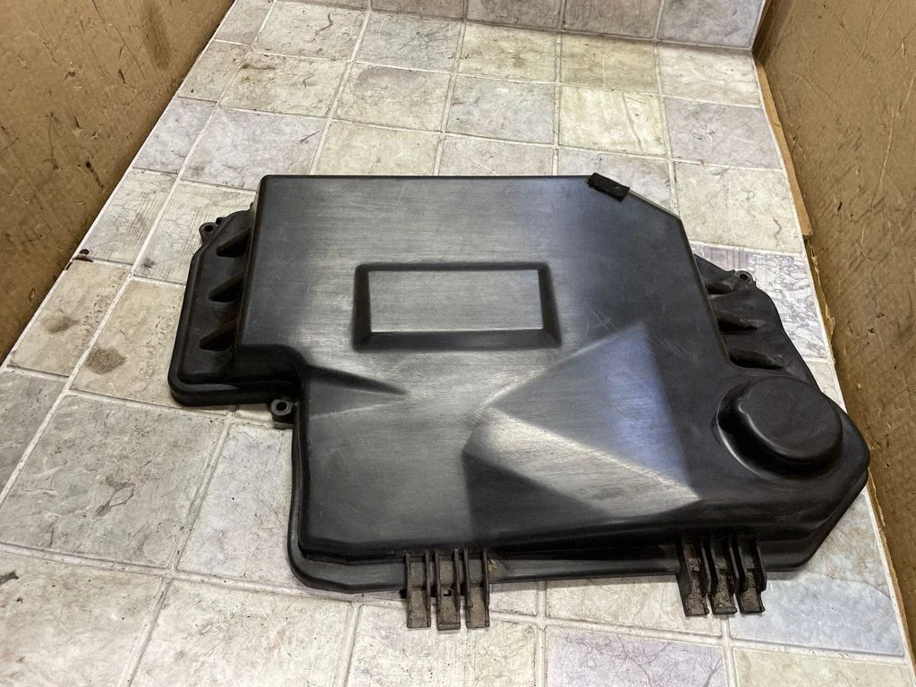Fuse box cover – Audi A6 Allroad C5 (1999-2005)