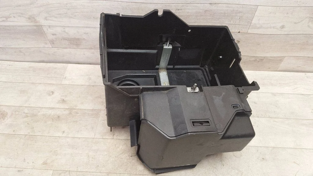 Battery box tray – Ford Focus C-MAX (2003-2010)