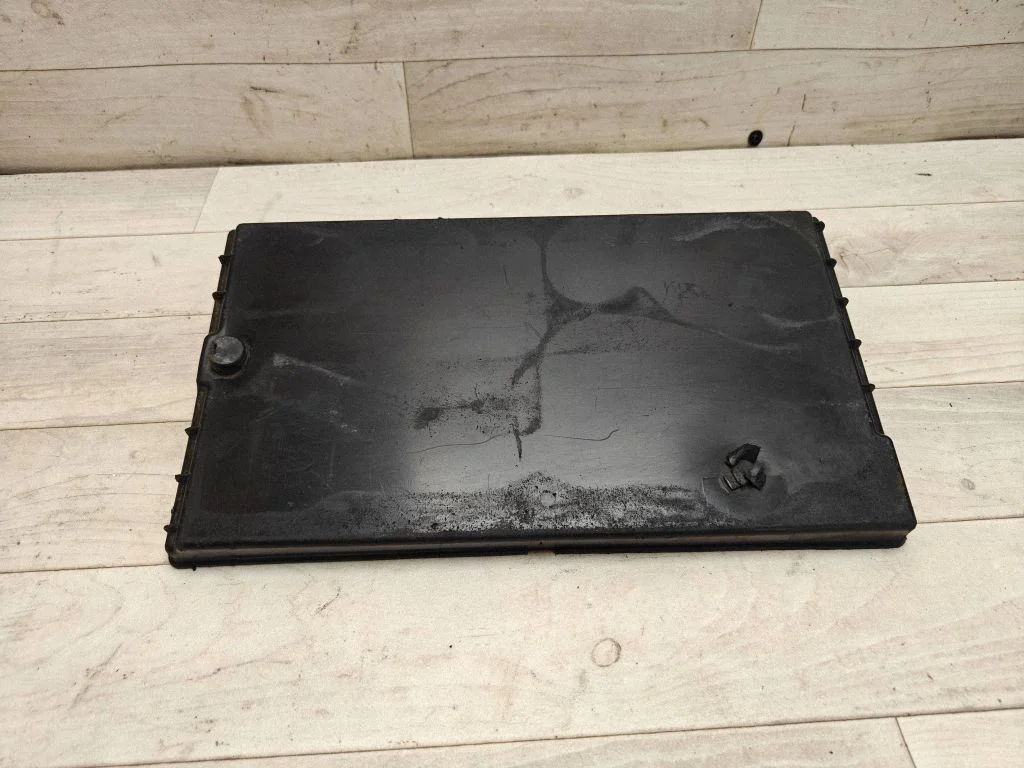 Battery box tray cover/lid MN188378