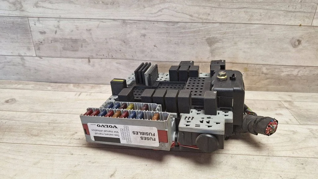 Fuse box set 9401802