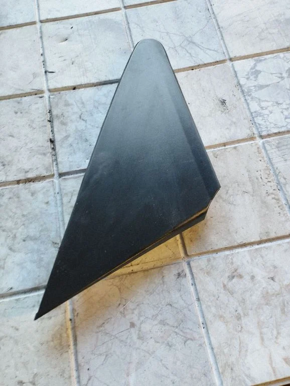Other exterior part – Toyota Corolla Verso AR10 (2004-2009)