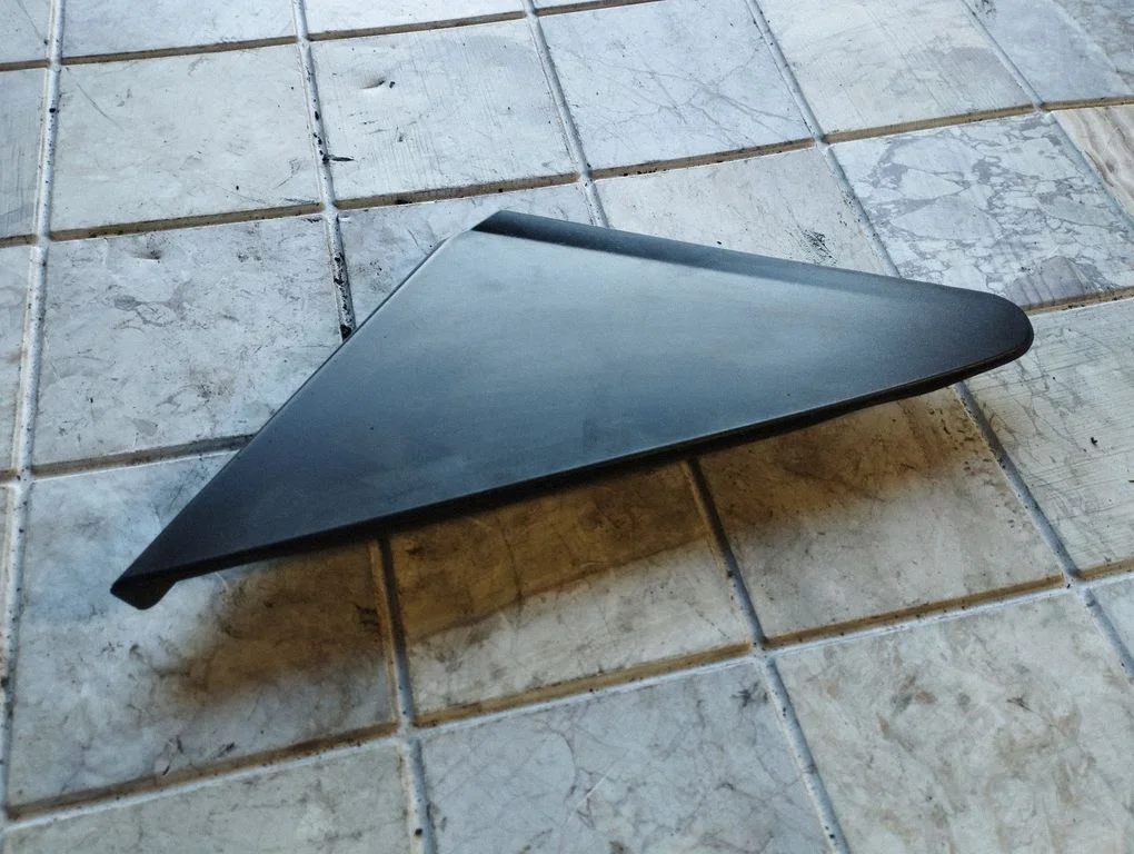 Other exterior part – Toyota Corolla Verso AR10 (2004-2009)