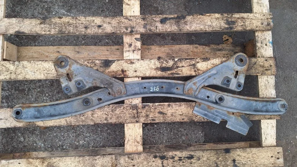 Other engine bay part 8V61A10684AA