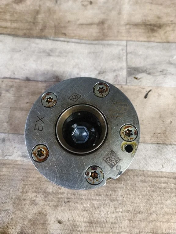 Other engine bay part 6J102833