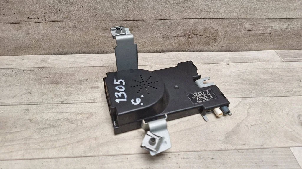 Aerial antenna amplifier 8P4035225D