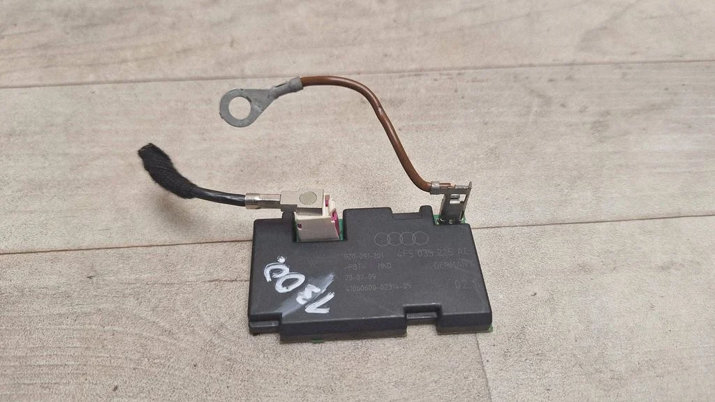 Aerial antenna amplifier 4F5035225AC