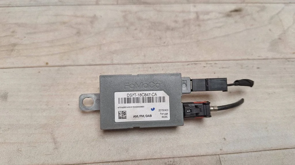 Aerial antenna amplifier – Ford Mondeo MK V (2014-)