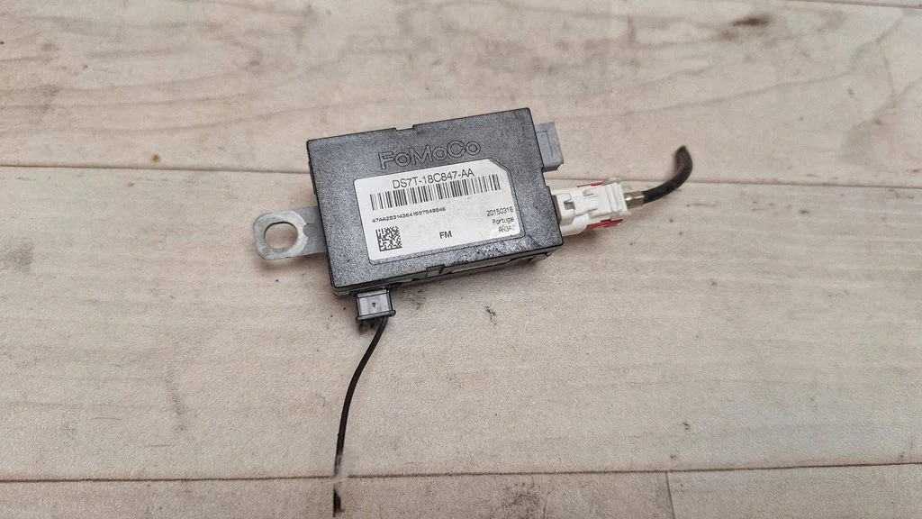 Antenas pastiprinātājs – Ford Mondeo MK V (2014-)
