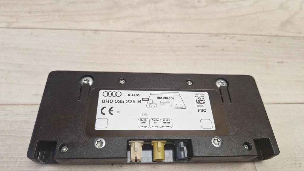 Antenas pastiprinātājs 8H0035225B
