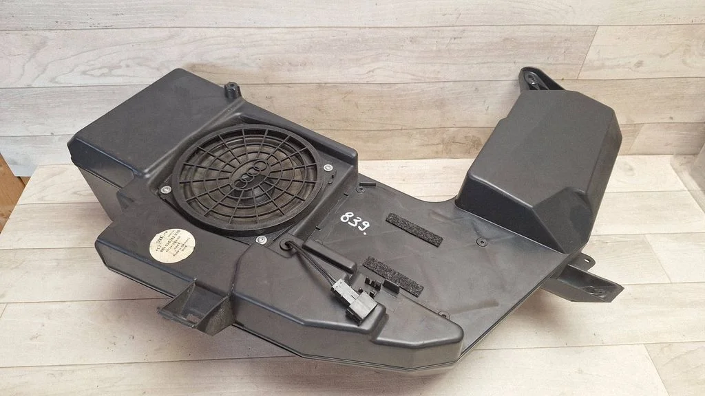 Subwoofer speaker 8E903538203S