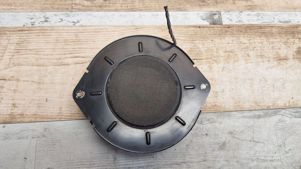 Panel speaker 05082446AA