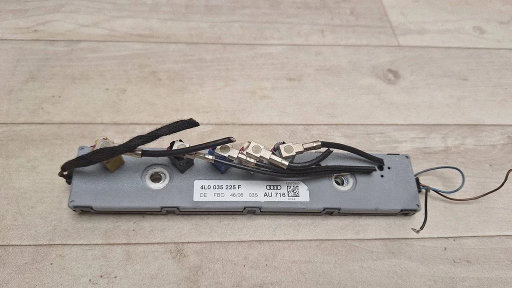Aerial antenna amplifier 4L0035225F