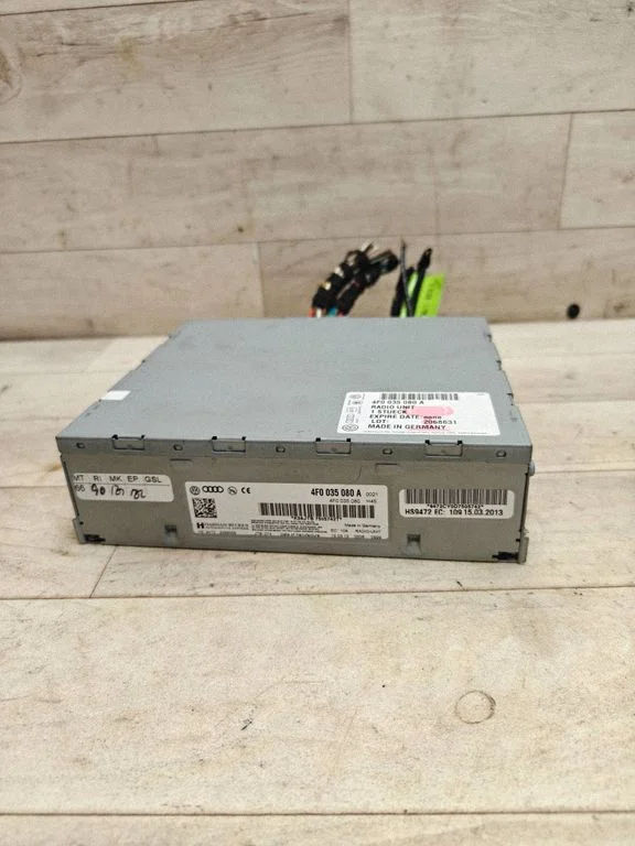 Radio/CD/DVD/GPS head unit 4F0035080A