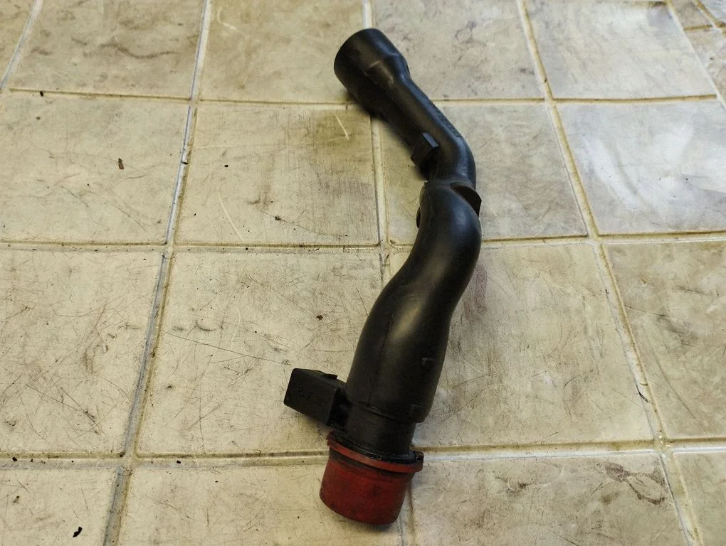 Breather/breather pipe/hose A6420180381
