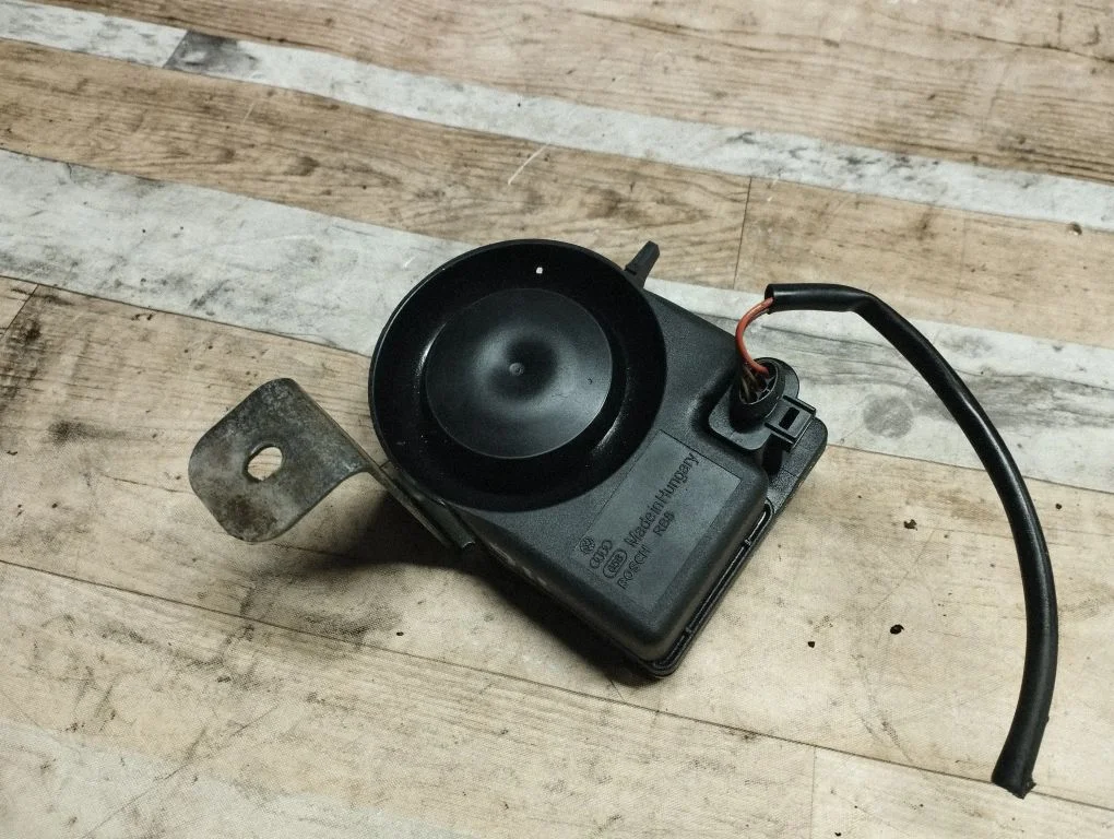 Alarm system siren