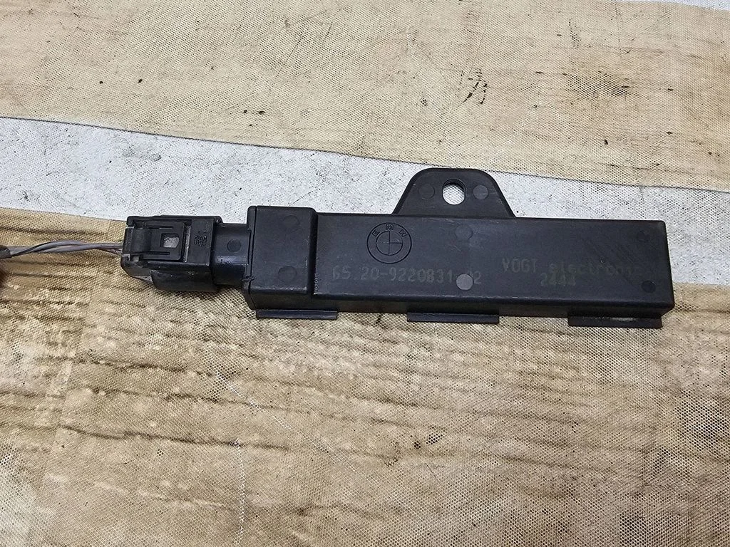Interior comfort aerial antenna – BMW 3 Series F30 F35 F31 (2012-2018)