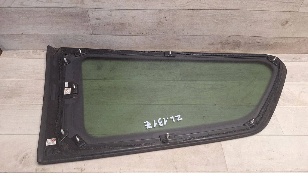 Rear side window 43R000050