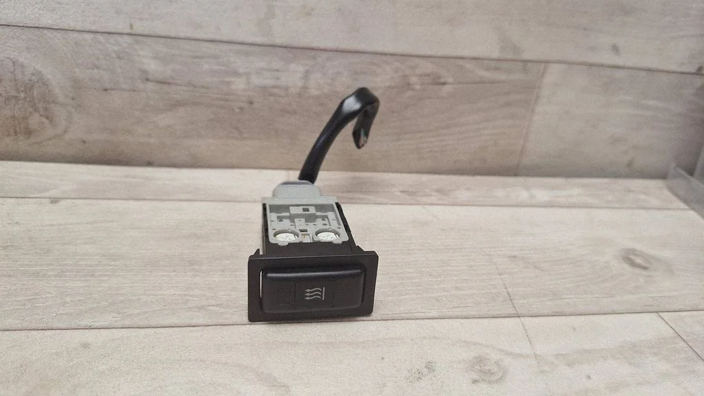 Windscreen/window heater switch 153261