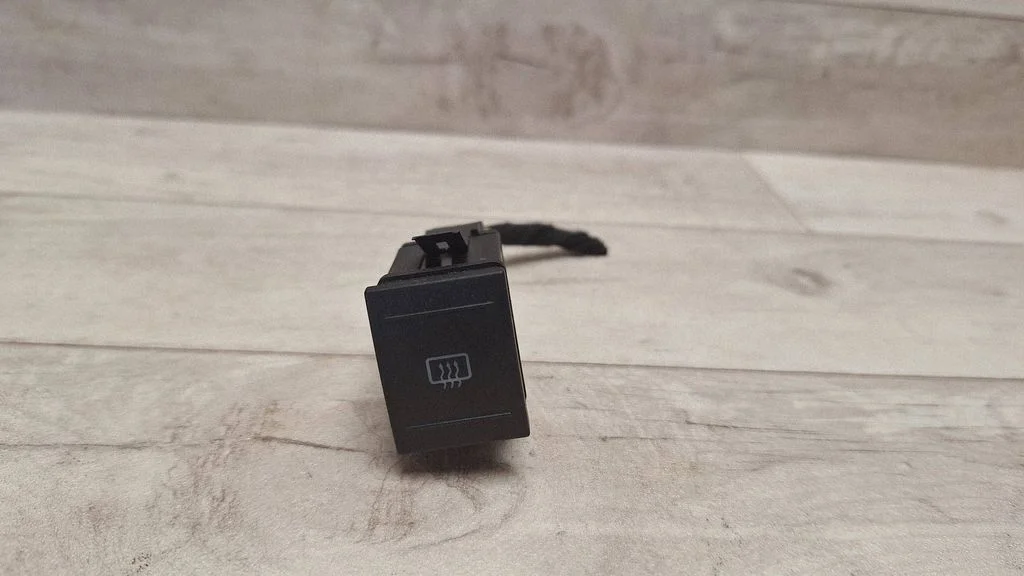 Windscreen/window heater switch – Volkswagen Polo IV 9N3 (2005-2009)