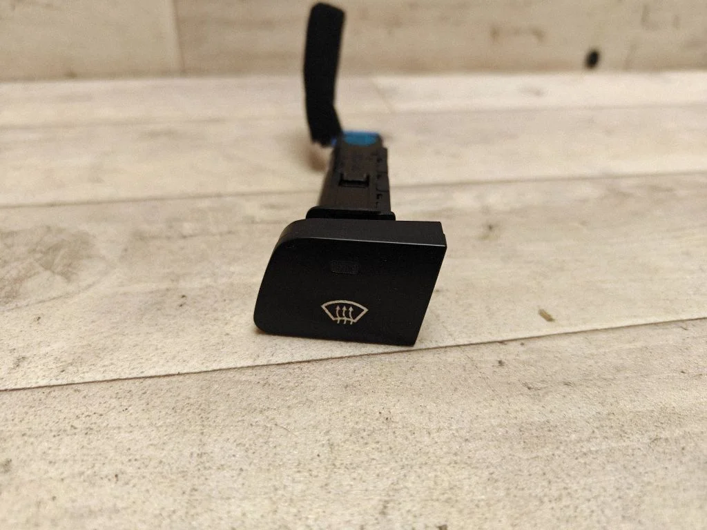 Windscreen/window heater switch 202002962