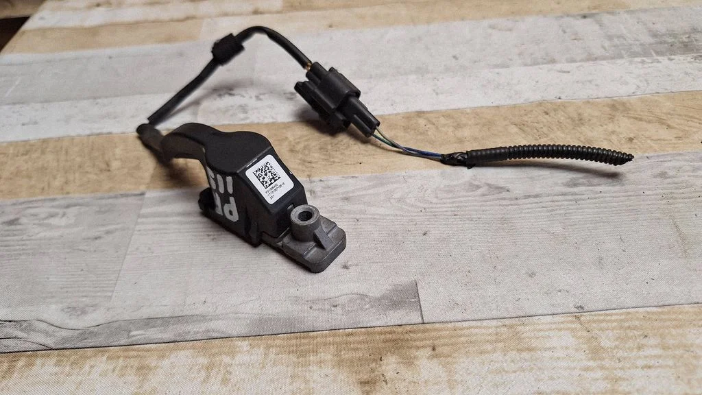 Airbag deployment crash/impact sensor P31305432